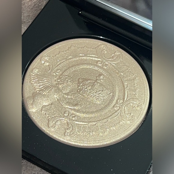 Pat McGrath Labs X Bridgerton Highlighter✨ - Picture 6 of 7